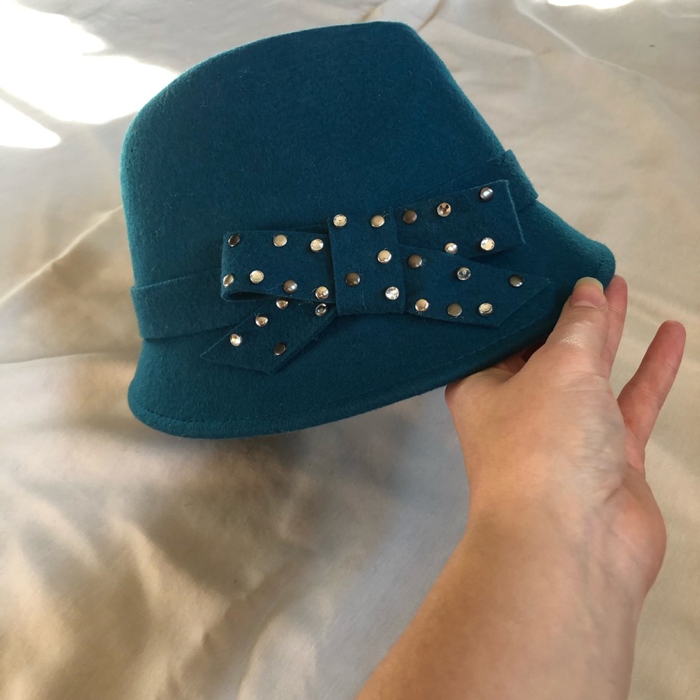 Hat - Picture 4 of 5